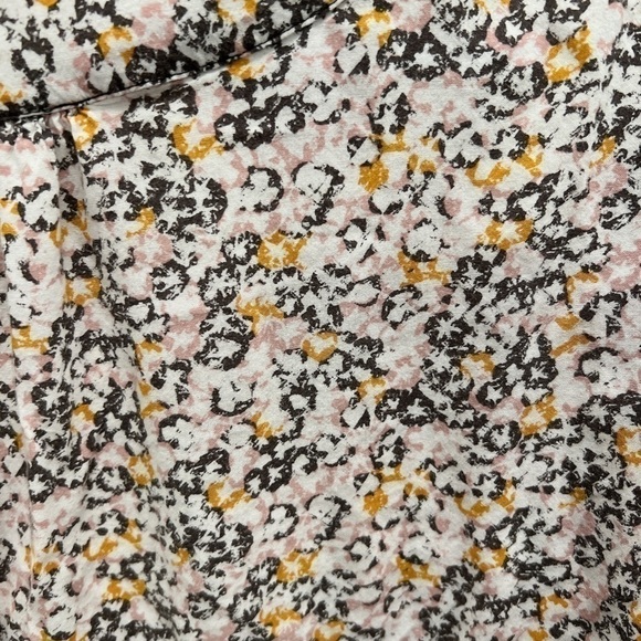 CAMBER & GRACE | Soft Floral Long Sleeve Blouse - Picture 4 of 4